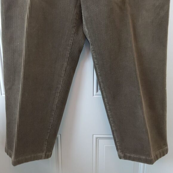 Woolrich Loden green Four pocket corduroy pants - Picture 3 of 9